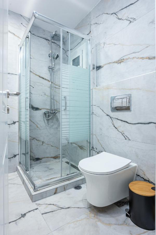 Luxury Downtown Apartment E1 Szaloniki Kültér fotó